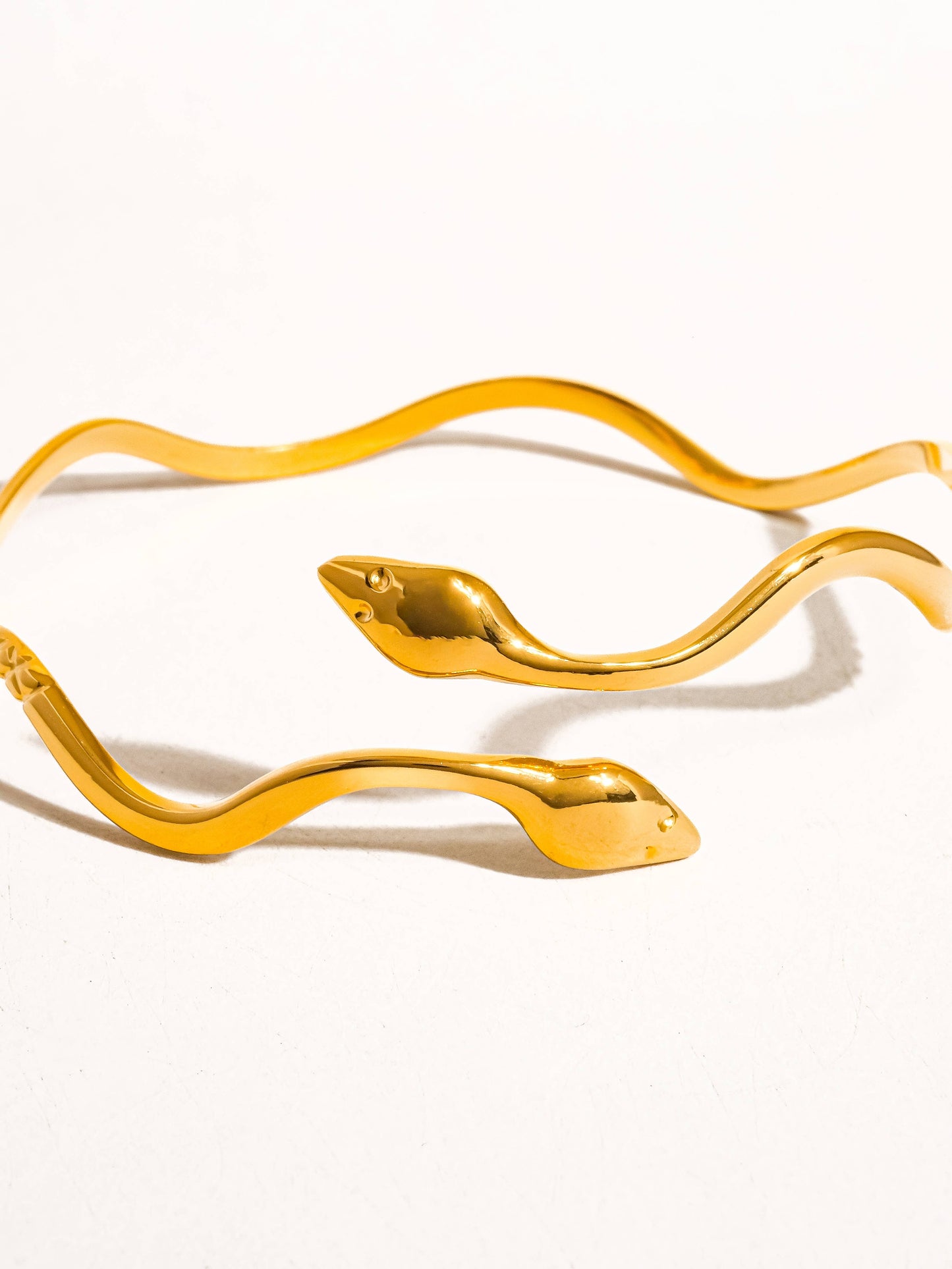 ZOEY 18K GOLD WAVY BRACELET