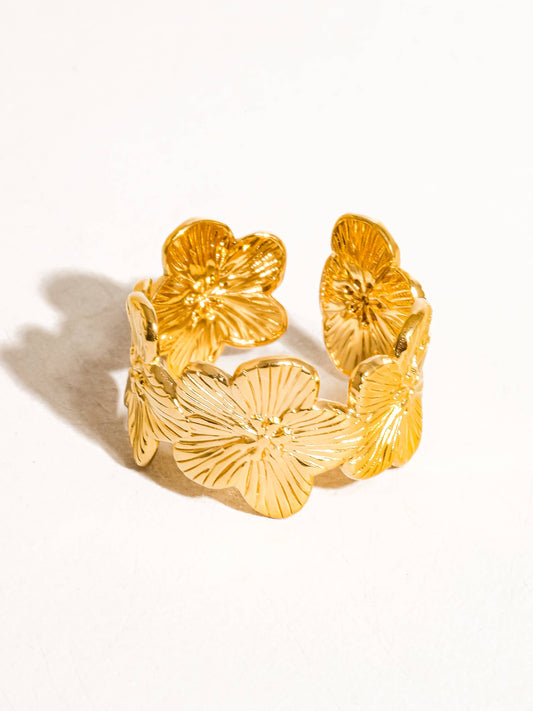 JOELLE 18K GOLD FLOWER RING