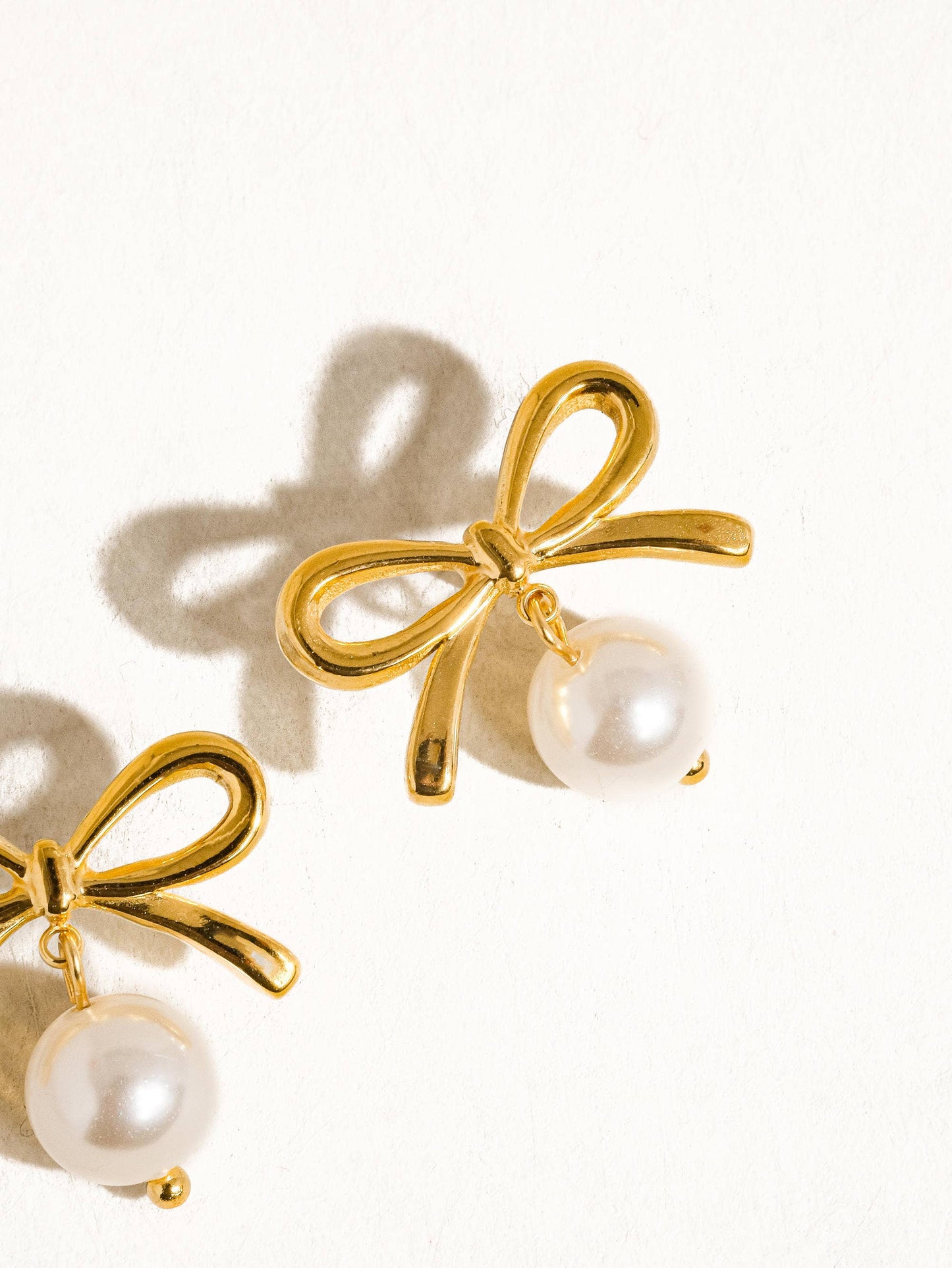 LEAH 18K GOLD BOW PEARL EARRINGS