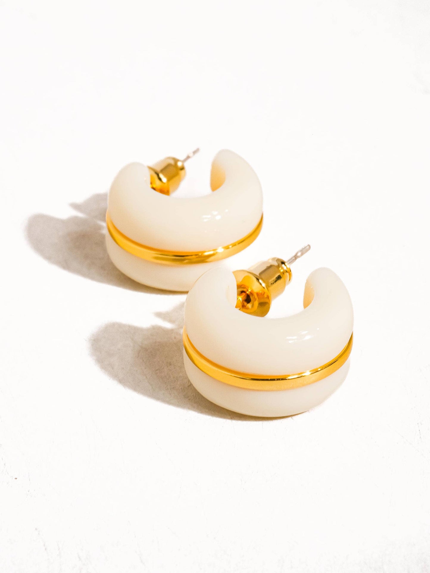 ARLO 18K GOLD HOOPS