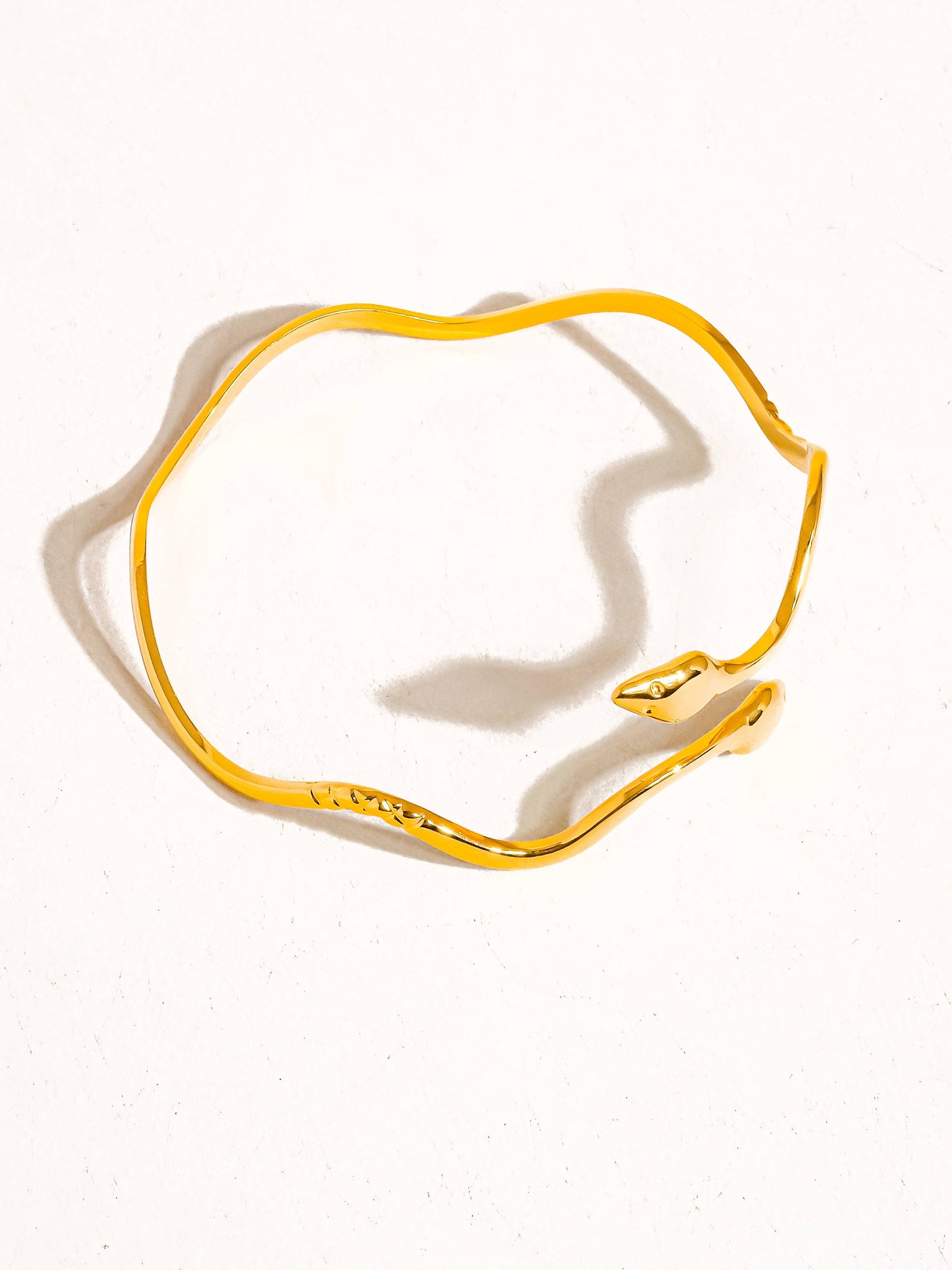 ZOEY 18K GOLD WAVY BRACELET