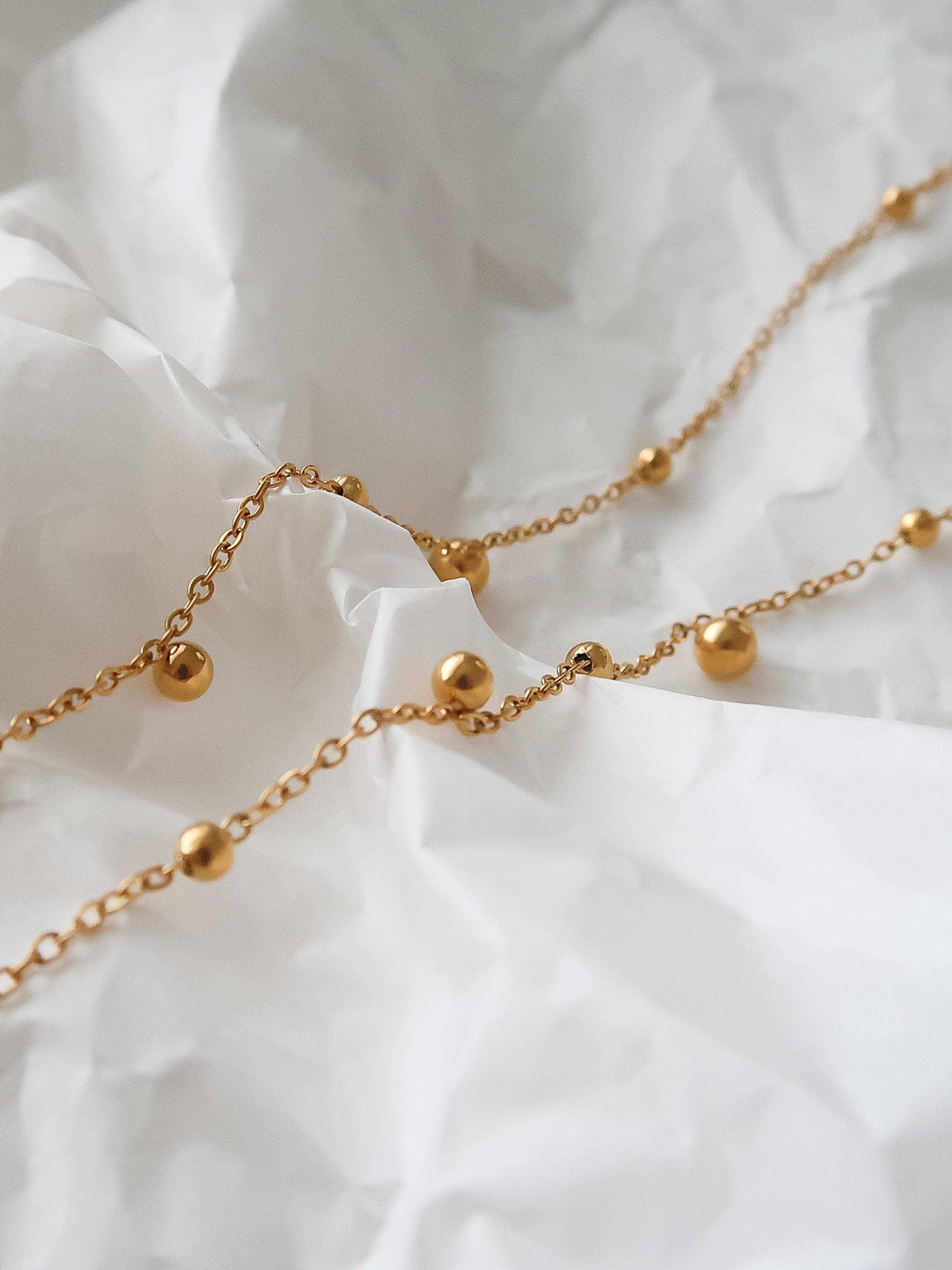 BEADED 18K GOLD TIE NECKLACE