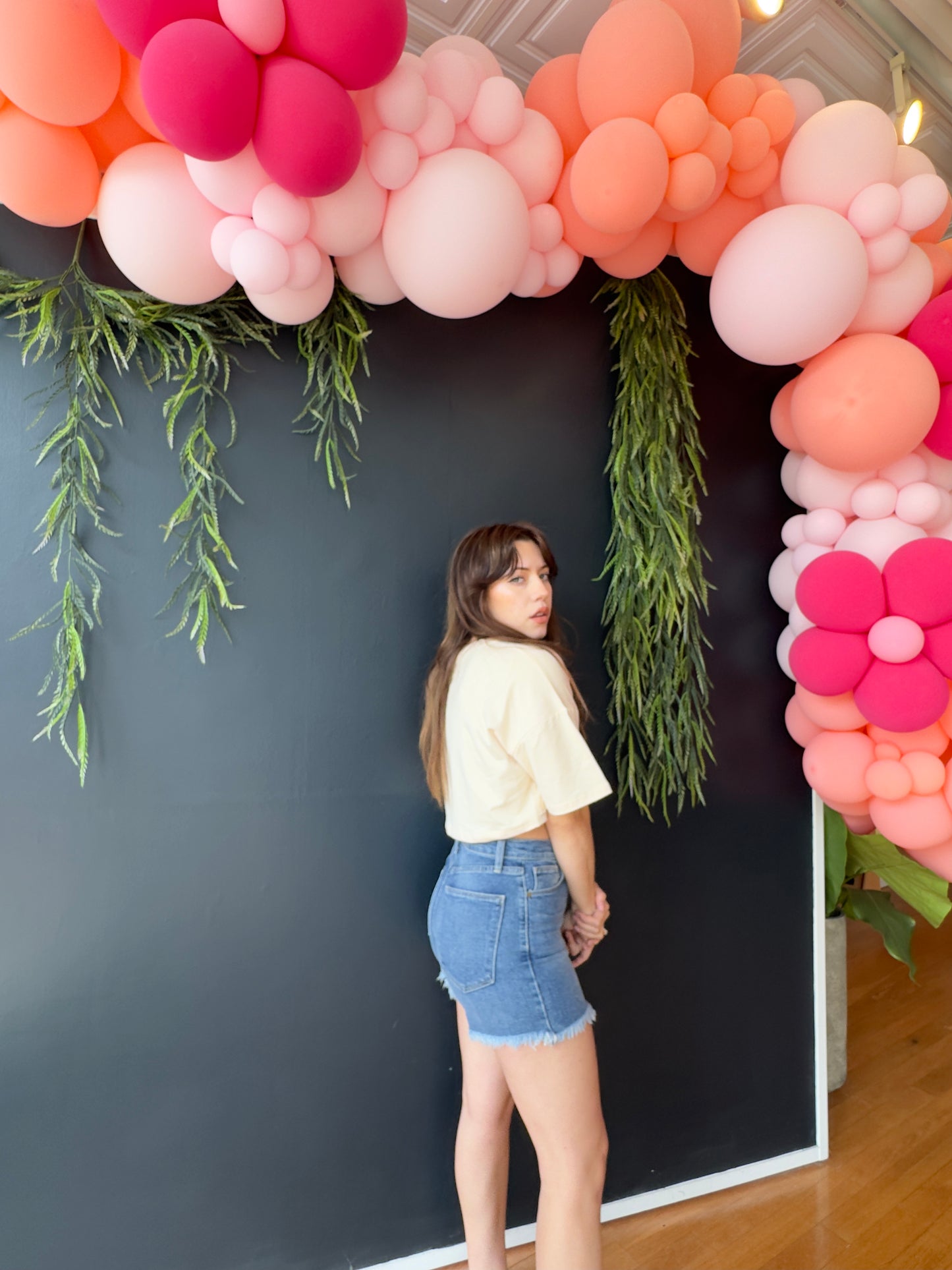SMILEY CROPPED TEE