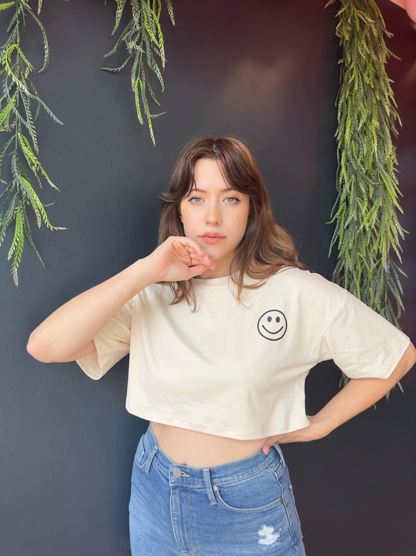 SMILEY CROPPED TEE