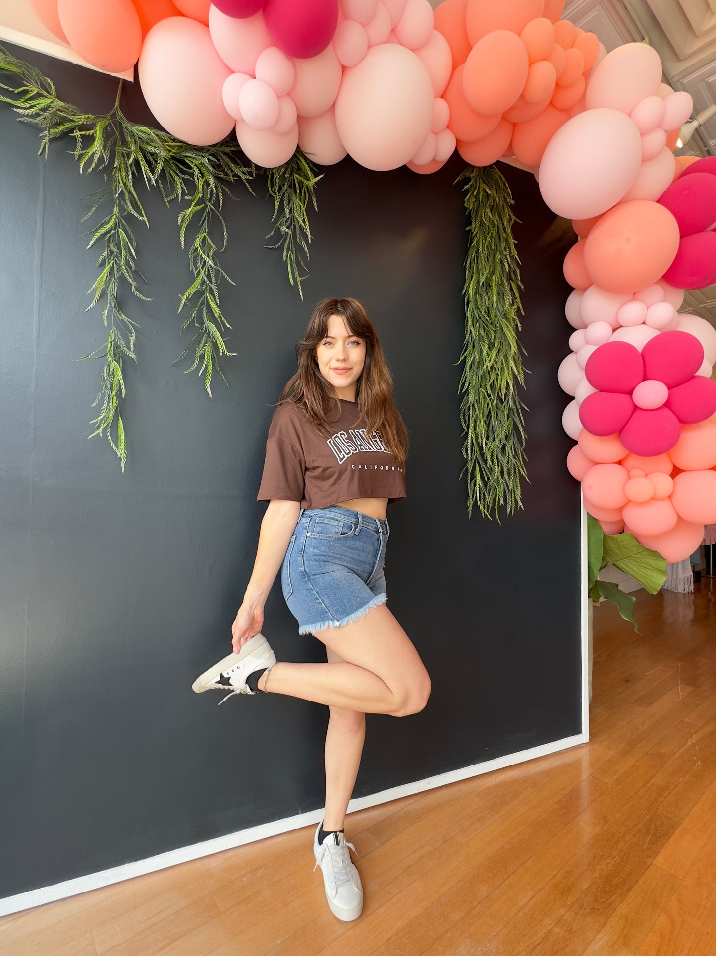 LA CROPPED TEE