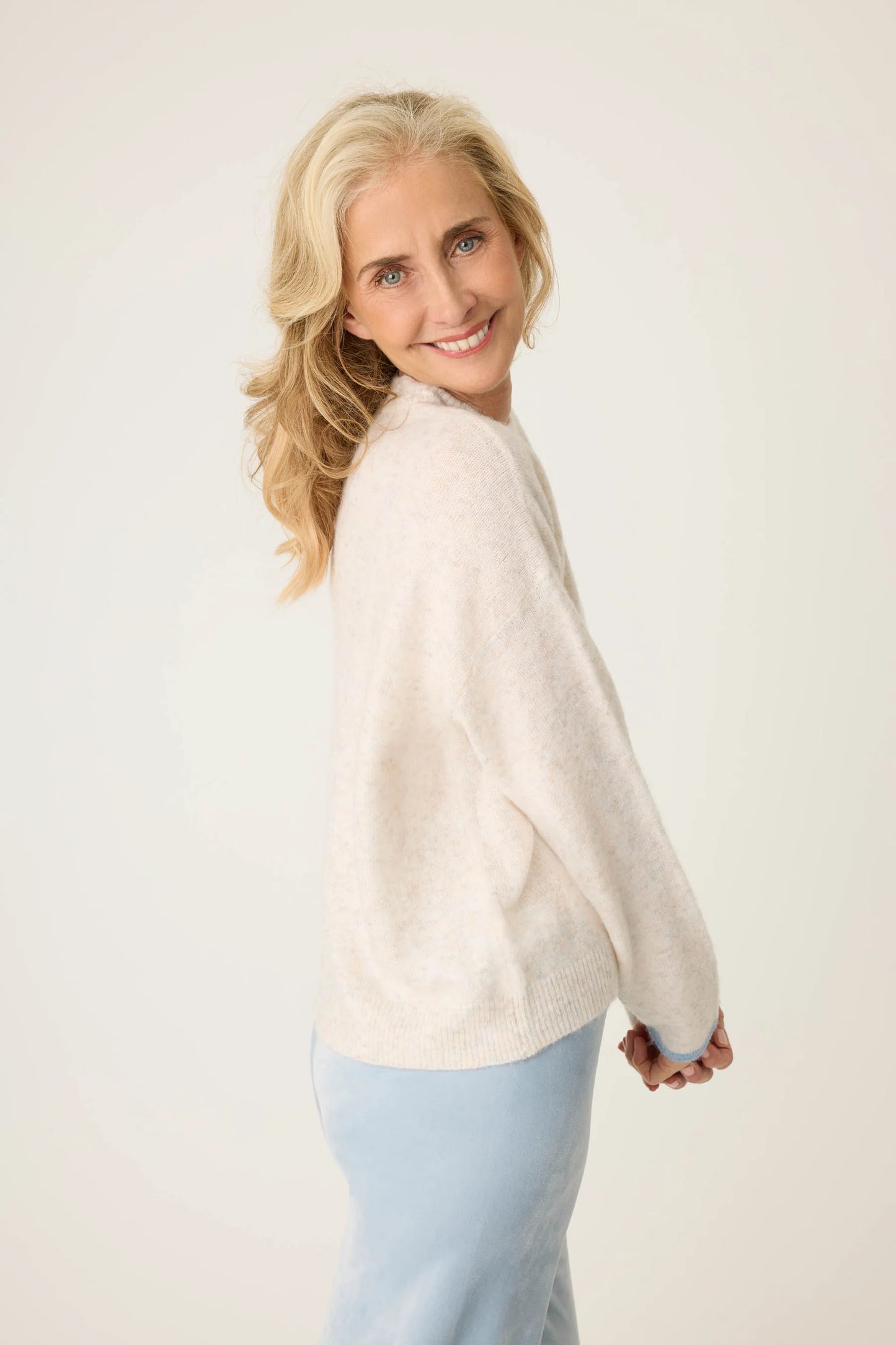 SPREAD LOVE SWEATER