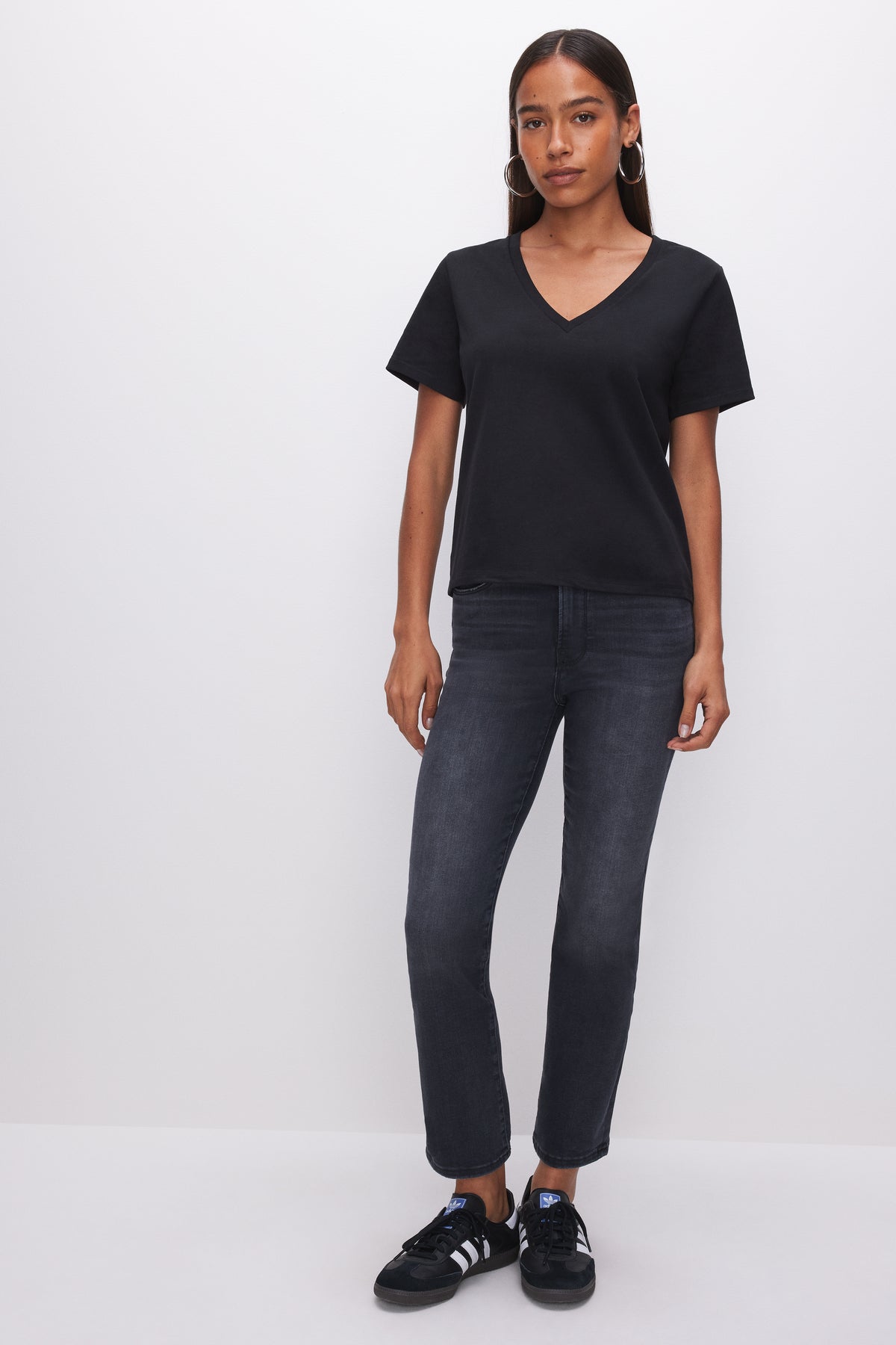 COTTON CLASSIC V-NECK TEE