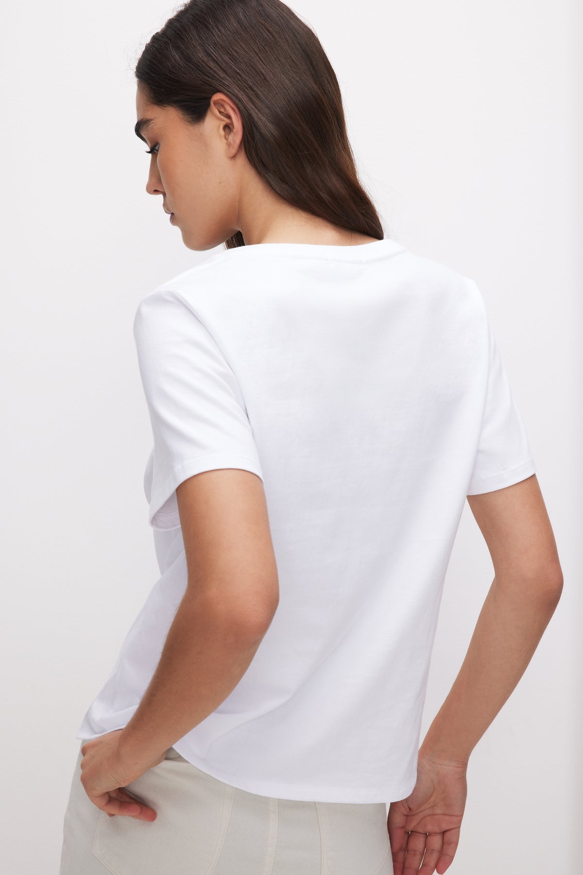 COTTON CLASSIC V-NECK TEE