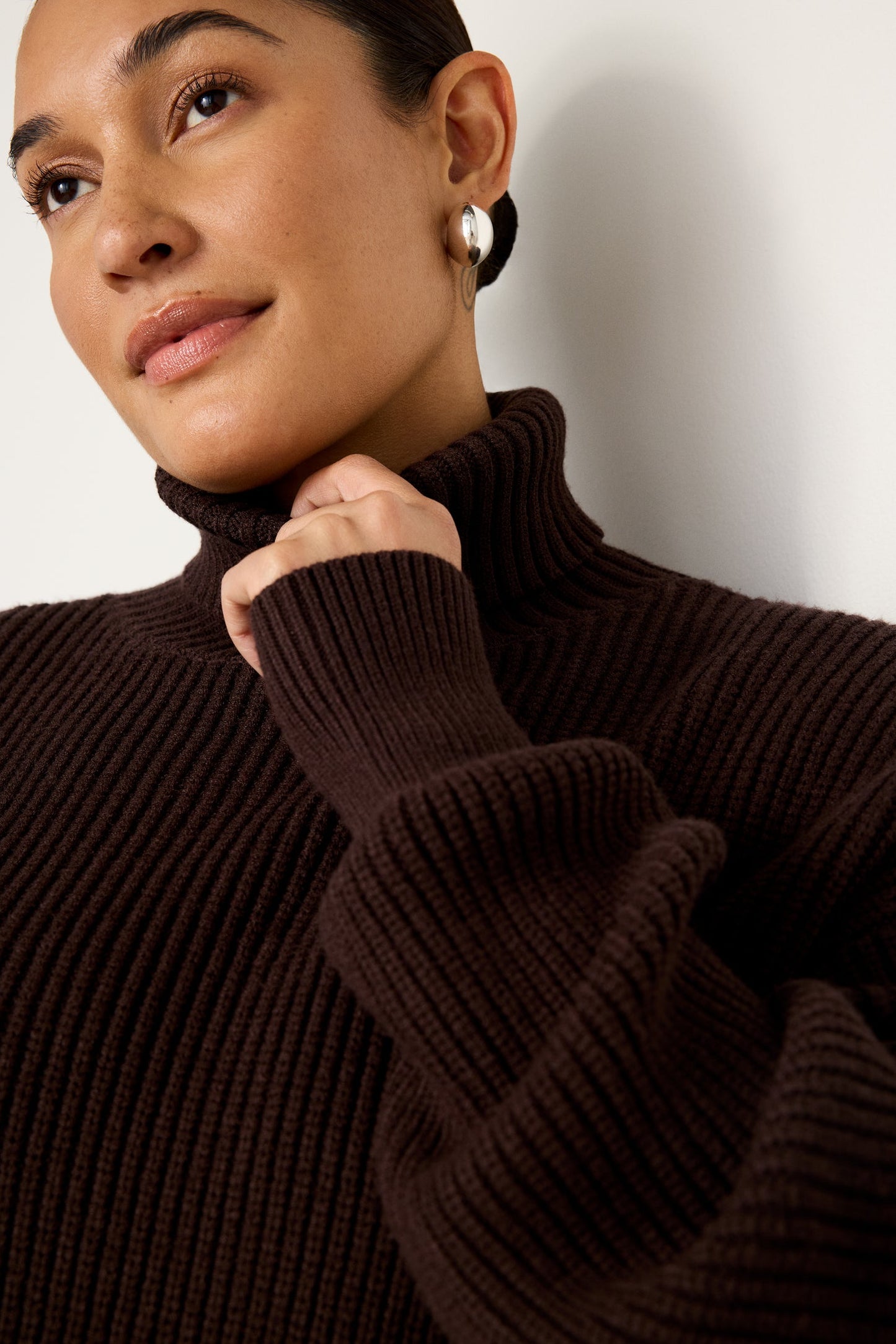 COZY RIBBED TURTLENECK