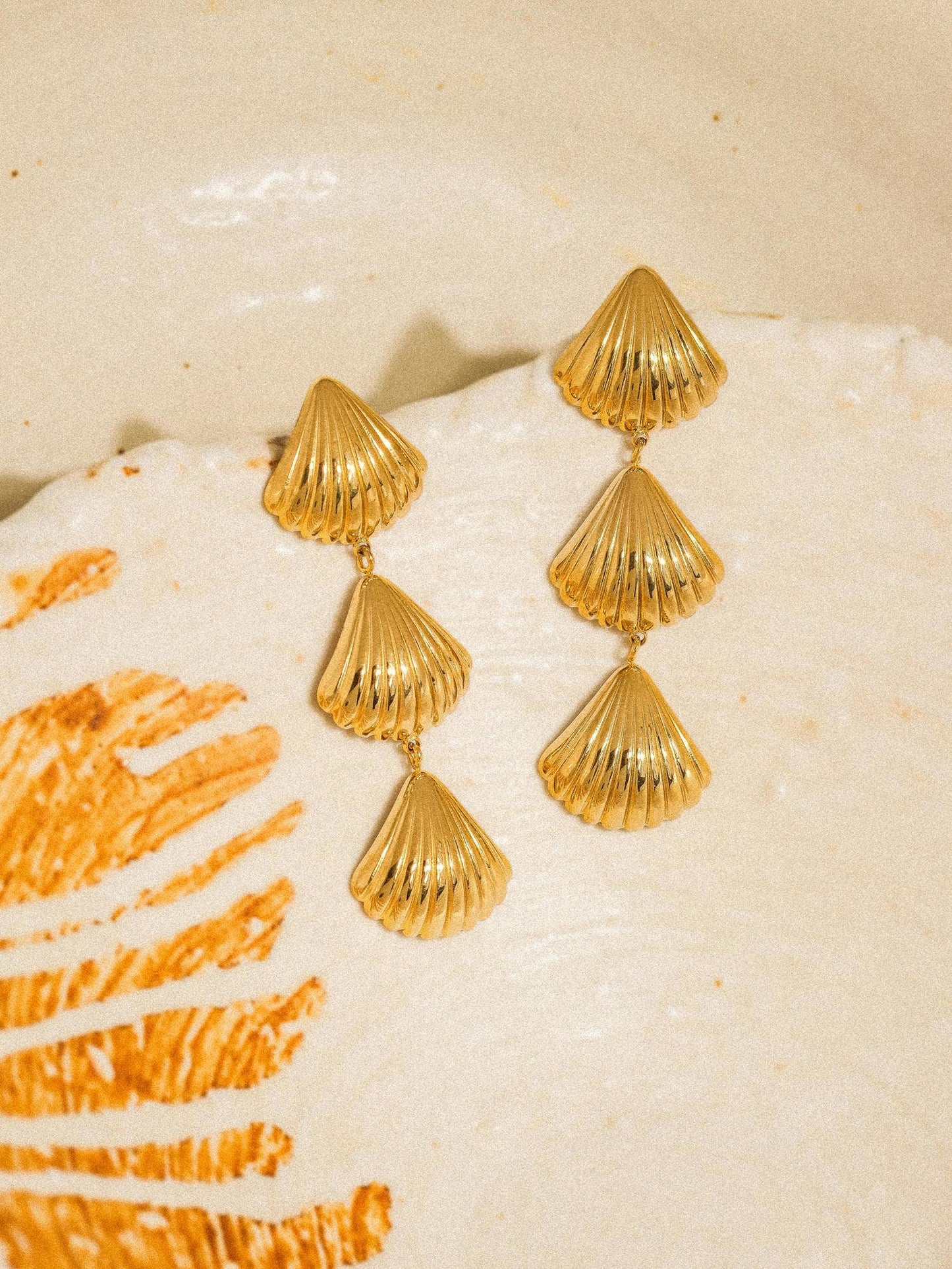 KYLIE 18K GOLD SHELL EARRINGS