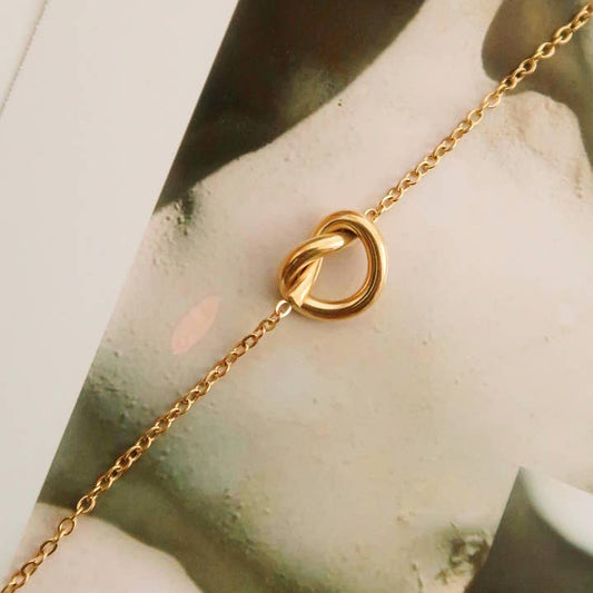 AMY 18K GOLD NECKLACE