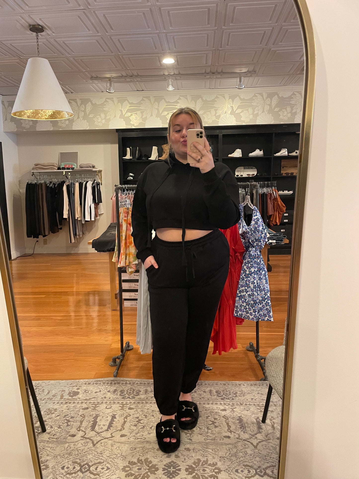 EBONY CROPPED HOODIE TOP