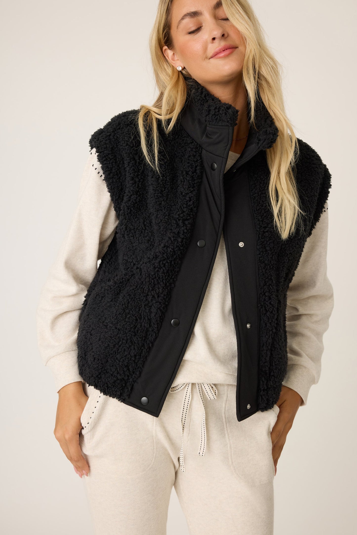 CAMPFIRE COZY SHERPA VEST