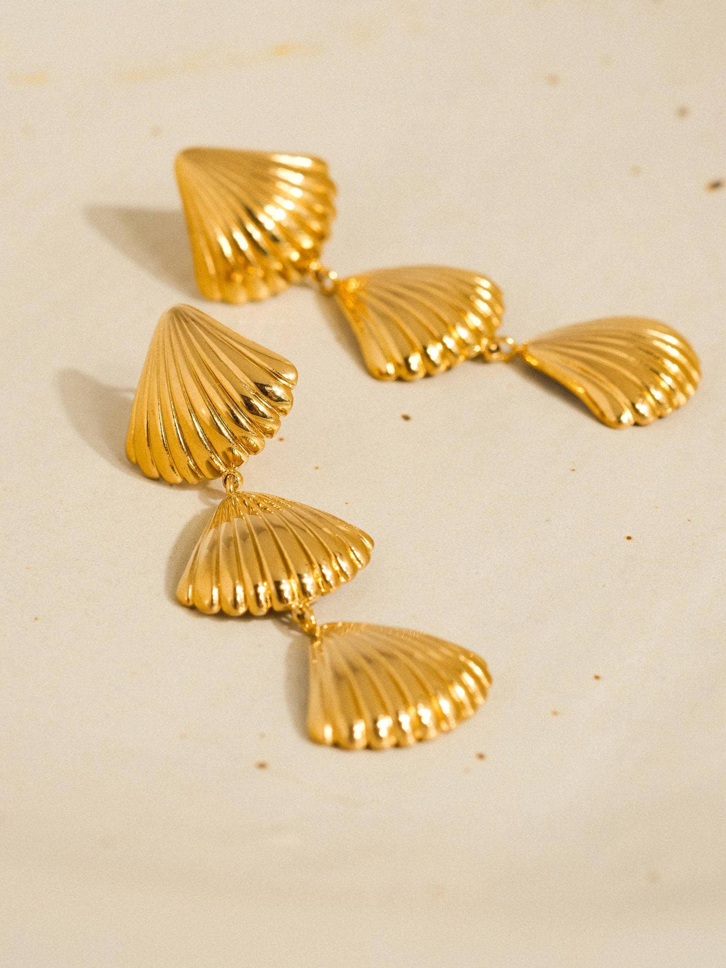 KYLIE 18K GOLD SHELL EARRINGS